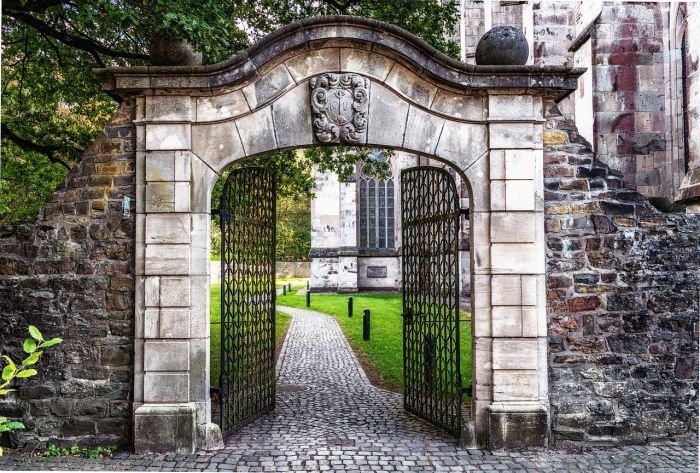 What Is Gated Content And How To Use It For Your Blog? - dosplash