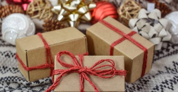 12 Sustainable Holiday Gift Ideas for Everyone on your List | GetSetHappy