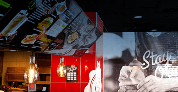 How Displaying Social Media Wall on Digital Signage Helps Restaurant Owners To Boost Revenue