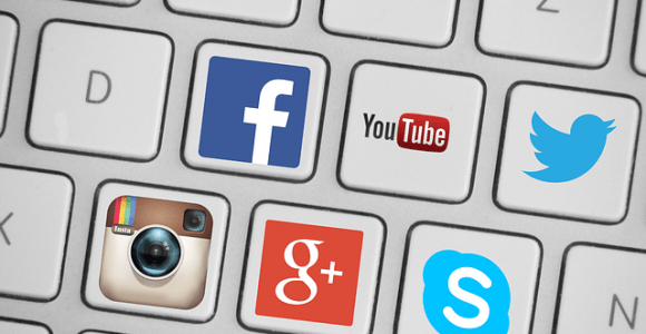 6 Reasons Why Every Social Media Enthusiast Needs to Have a Laptop